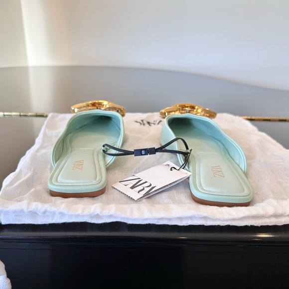 NWT Rare Zara Flat mules/shoes with pointed toe and chunky buckle detail - Picture 14 of 17